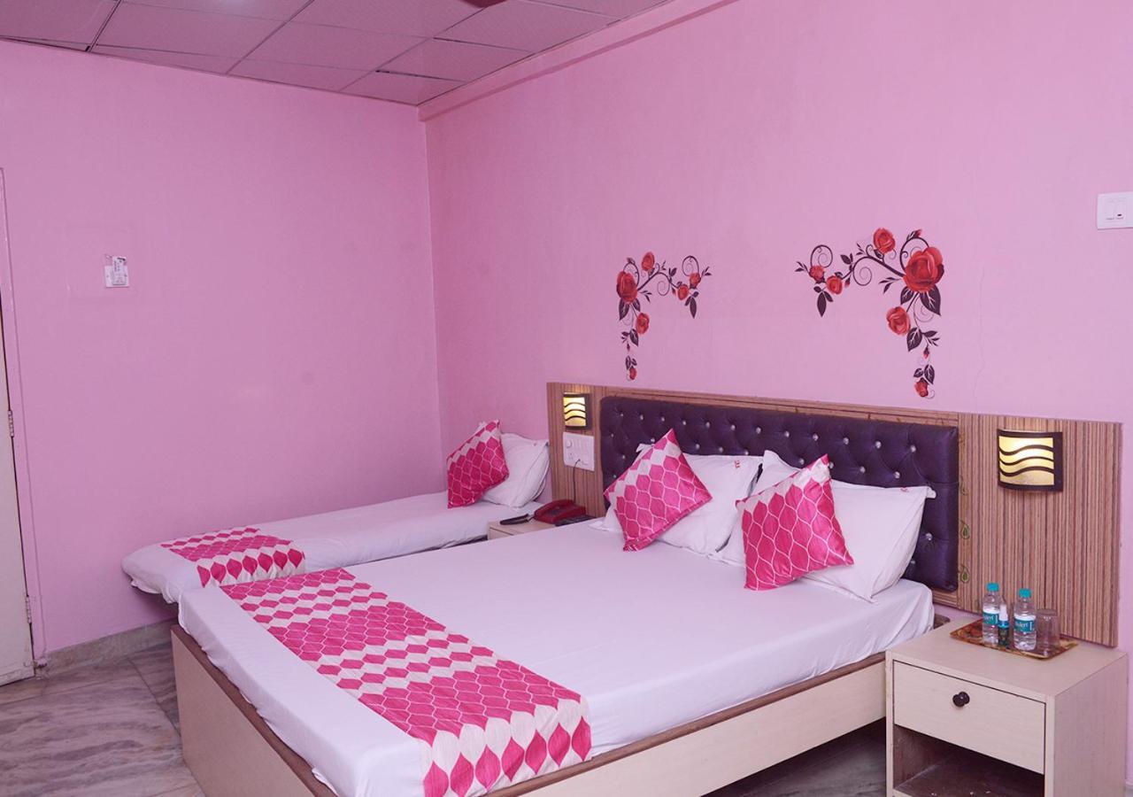 Srk Hotel Bombay Exterior foto